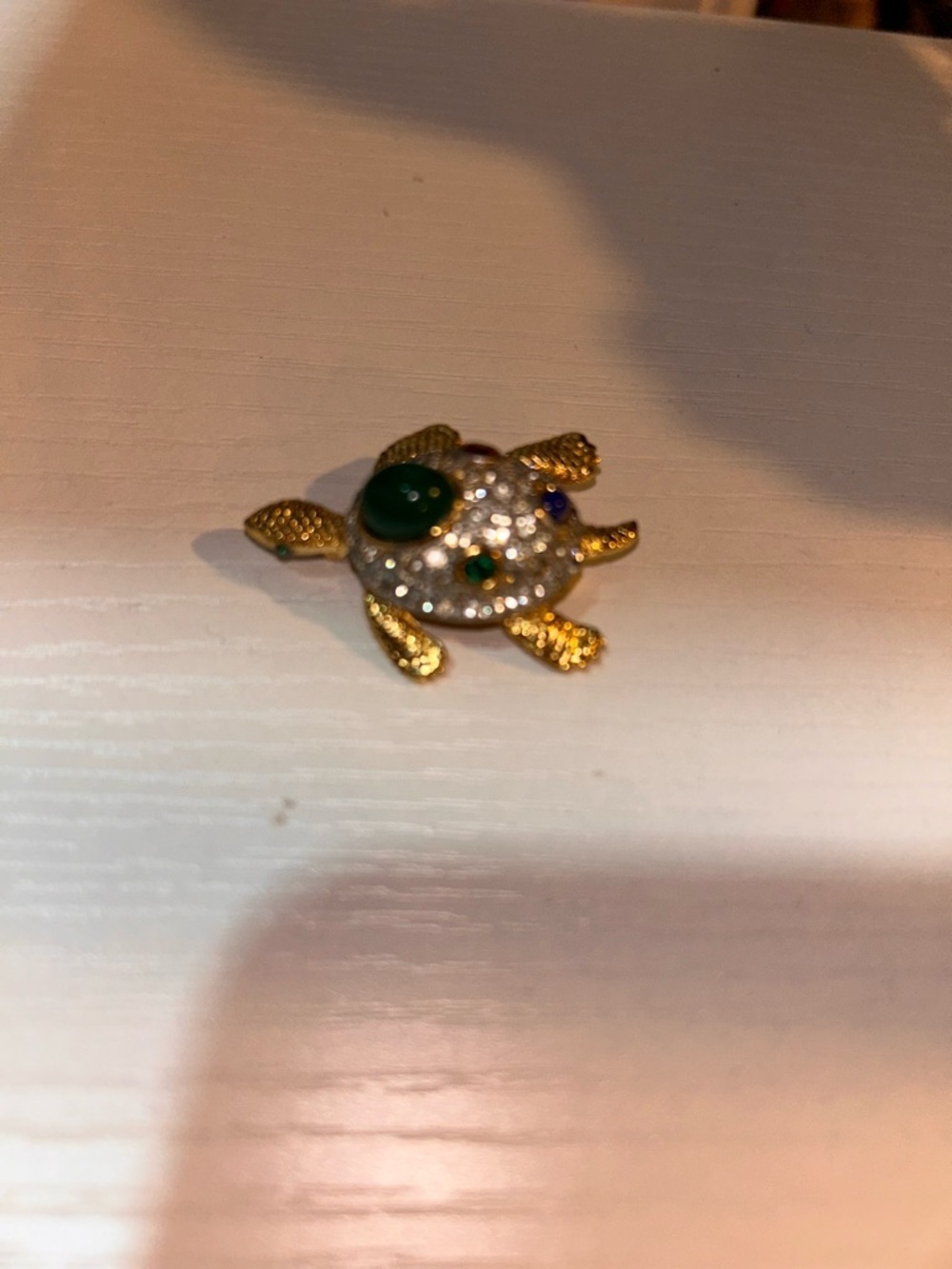 VINTAGE SPHINX A2165 GOLD PLATED Multi-Colored GEMSTONES TURTLE PIN BROOCH